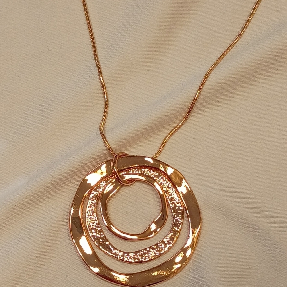 Elegant Gold-Tone Pendant Necklace